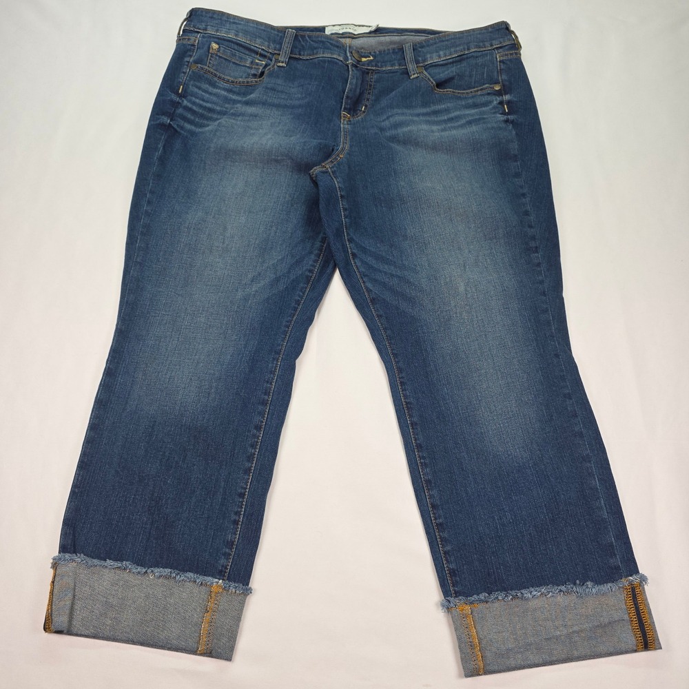 Torrid Boyfriend Jeans Womens 18 Medium Wash Cropped Frayed Hem Cuffed Denim